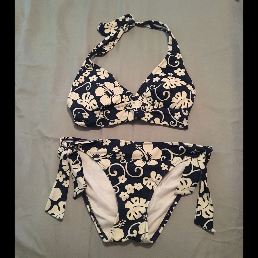 2 Bathing Suits